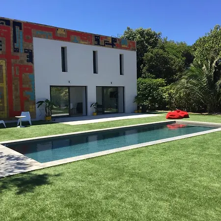 Maison d'hôtes Le Cube Design A Avec Piscine Et Cuisine