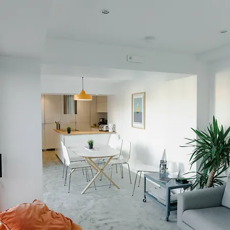 Le Cube Design A Avec Piscine Et Cuisine Maison d'hôtes