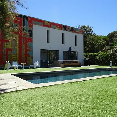 Le Cube Design A Avec Piscine Et Cuisine 4* Hyères
