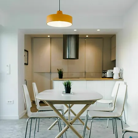 Gasthuis Le Cube Design A Avec Piscine Et Cuisine Hyères