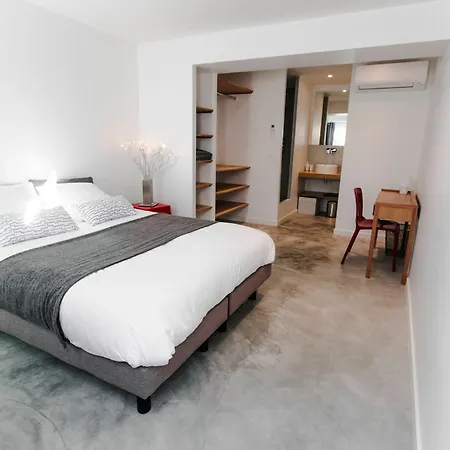 Le Cube Design A Avec Piscine Et Cuisine Maison d'hôtes