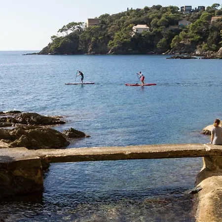 Pensjonat Le Cube Design A Avec Piscine Et Cuisine Hyères